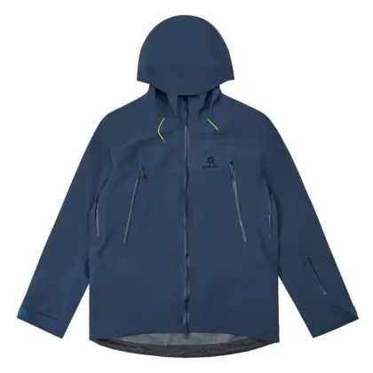 终端现货放店 凯乐石 MONT X全天候硬壳GTX防水登山冲锋衣 男女同款 中国硬壳,中国山地色,每座山都有自己的脾气性格每个色彩都有自己的力量,随昼夜更替,色彩在雪山之巅绽放出令人惊叹的生命力与美感,吸引登山者去探寻相遇那一抹难忘的色彩. 面料+特点: 1️⃣GORE TEX 3L面料,应对多变气候带来的暴风雨雪考验,同时防风透气带来更好的穿着体验,防水、防风、透气、轻量、抗撕裂耐磨,透气5000+ 2️⃣这款独特的外部,采用高密T800Gore-tex记忆三合一白膜可特面料,全衣压胶工艺.高密科技型面布,防风,耐磨,强防水,配合三合一工艺使得面料更为挺阔有型了男女同款 3️⃣弧形帽檐,更好的防风防雨不遮眼,可调节帽檐和下摆抽绳.高开胸袋,背负时便捷存取,兼容攀登背包及安全带,背负时存取便捷,储物空间充足. 4️⃣全身多处刺绣全部采用日本进口顶尖田岛刺绣机,户外运动人体工学设计,提升运动表现 5️⃣调节袖袢升级,更贴合强防护,增加魔术贴覆盖区域,单手操作更容易贴合.可拆卸防风雪裙,全面遮蔽风雪,满足滑雪等户外运动需求. 6️⃣可单手调节下摆,防风倒灌,下摆抽绳可单手轻松调节,内置可拆卸泡棉,防止穿着安全带时向上滑移 7️⃣高开大容量插手胸袋,兼容攀登背包及安全带,背负状态也能轻松.360°三维风帽,帽随脸动可兼容头盔,连帽设计可调帽子抽绳,保暖头盔兼容.